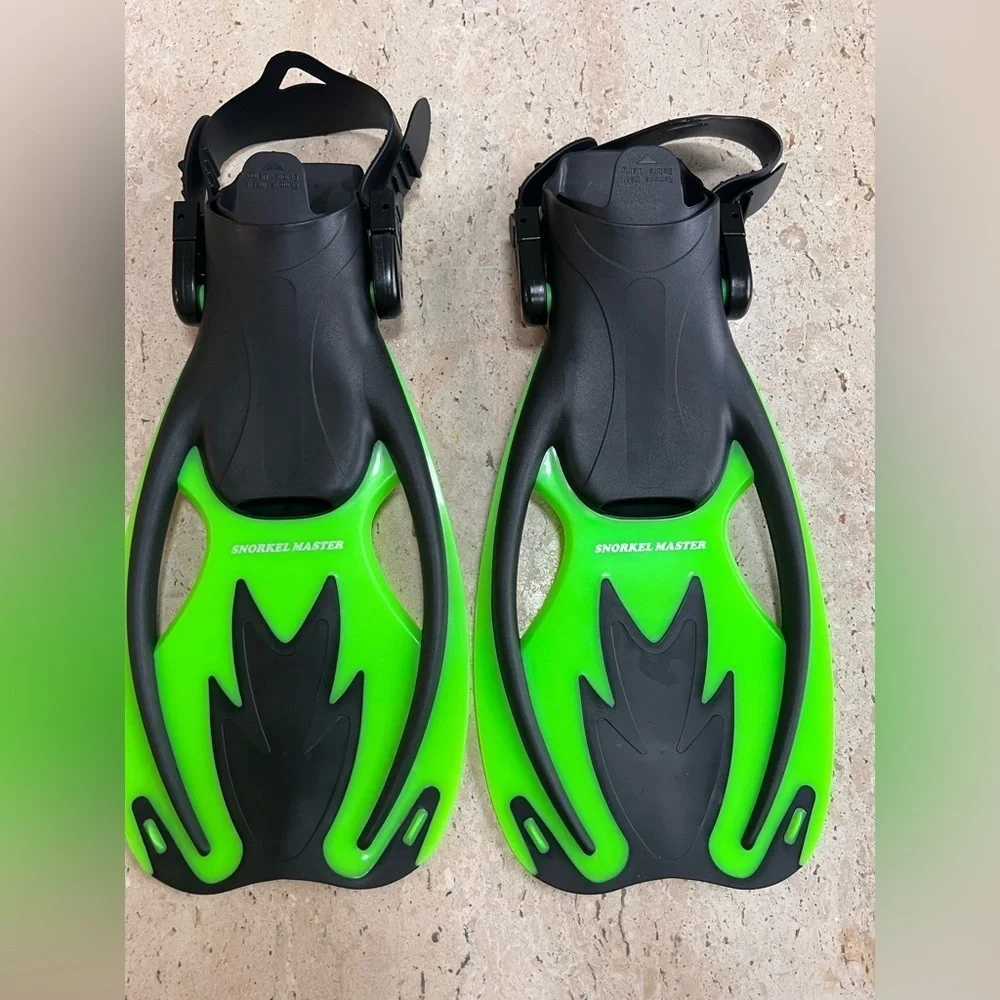 Snorkel Master Kids Fins – Adjustable, Lightweight, Open Heel Size Small Unisex